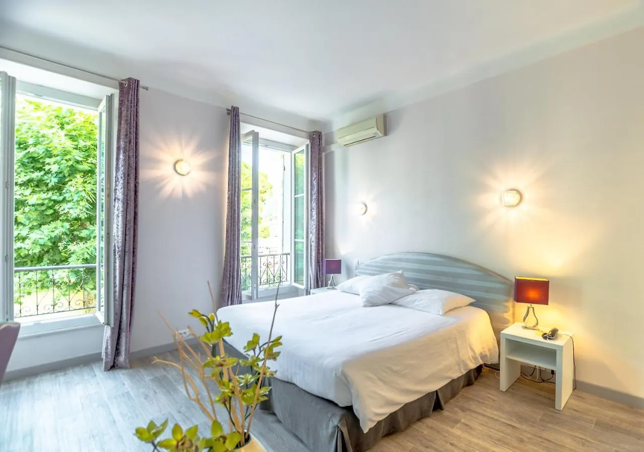 ***  Hotel Les Palmiers Sainte-Maxime França