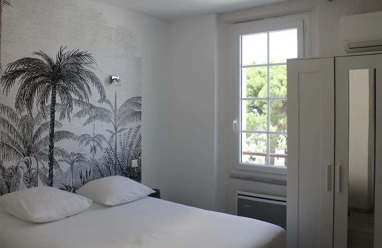 Hotel Les Palmiers Sainte-Maxime 3*,  France