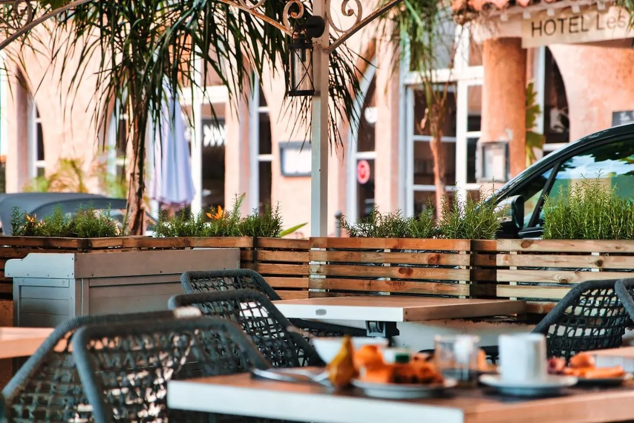 Hotel Les Palmiers Sainte-Maxime 3*,